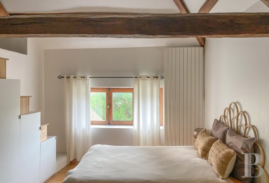 character properties France center val de loire   - 10