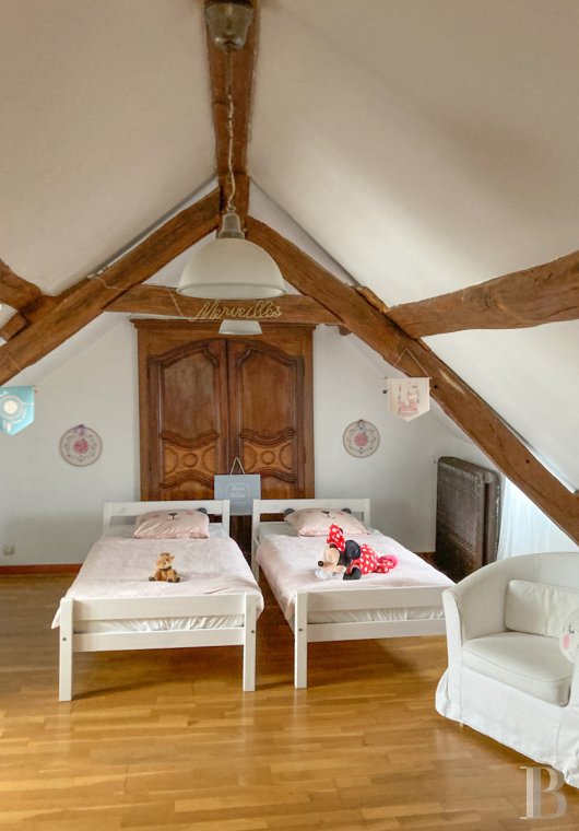 character properties France center val de loire   - 9