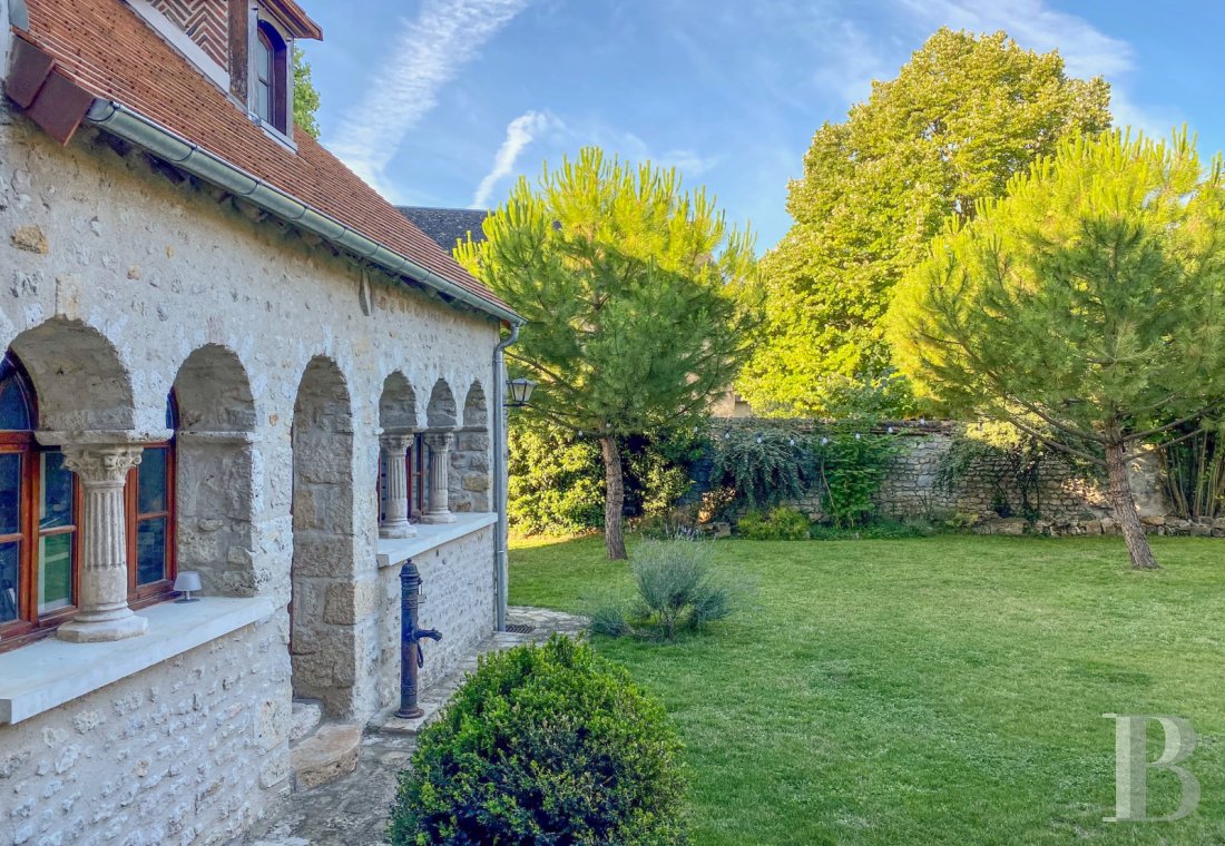 character properties France center val de loire   - 1