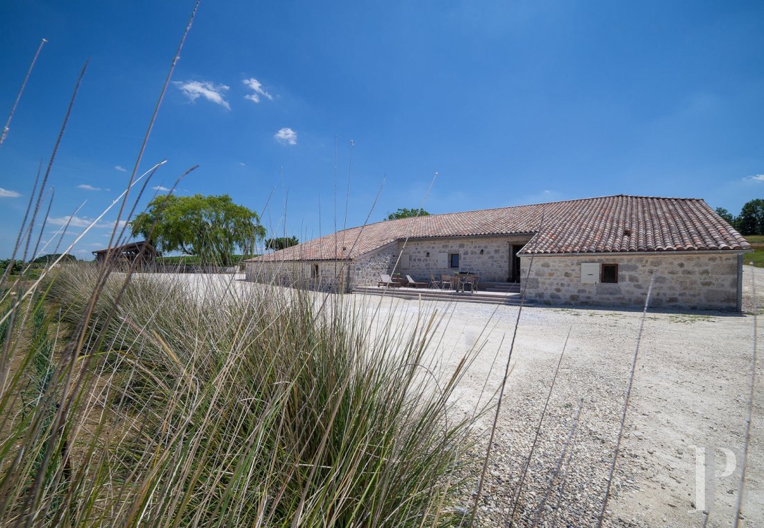 A Romanesque chapel in a hamlet lined with fields and orchards to the north of Agen - photo  n°21