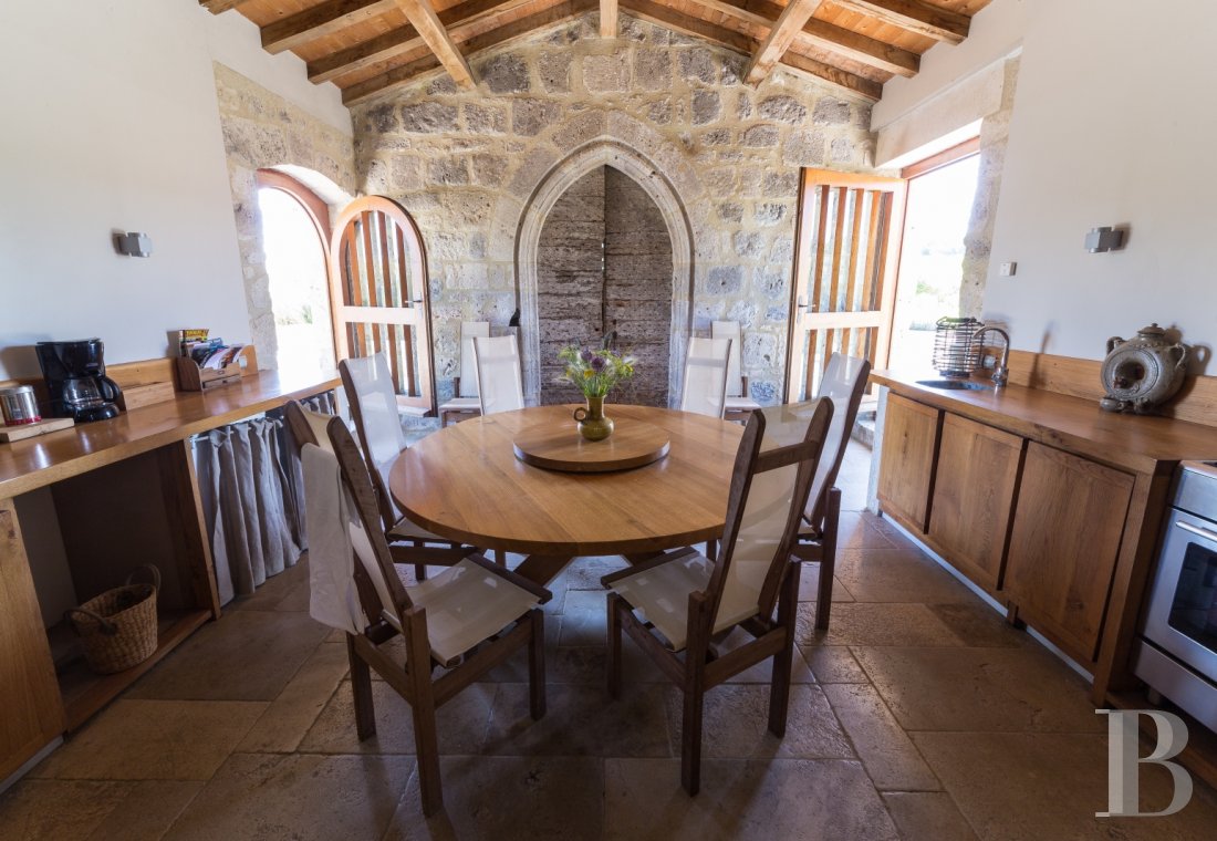 A Romanesque chapel in a hamlet lined with fields and orchards to the north of Agen - photo  n°15