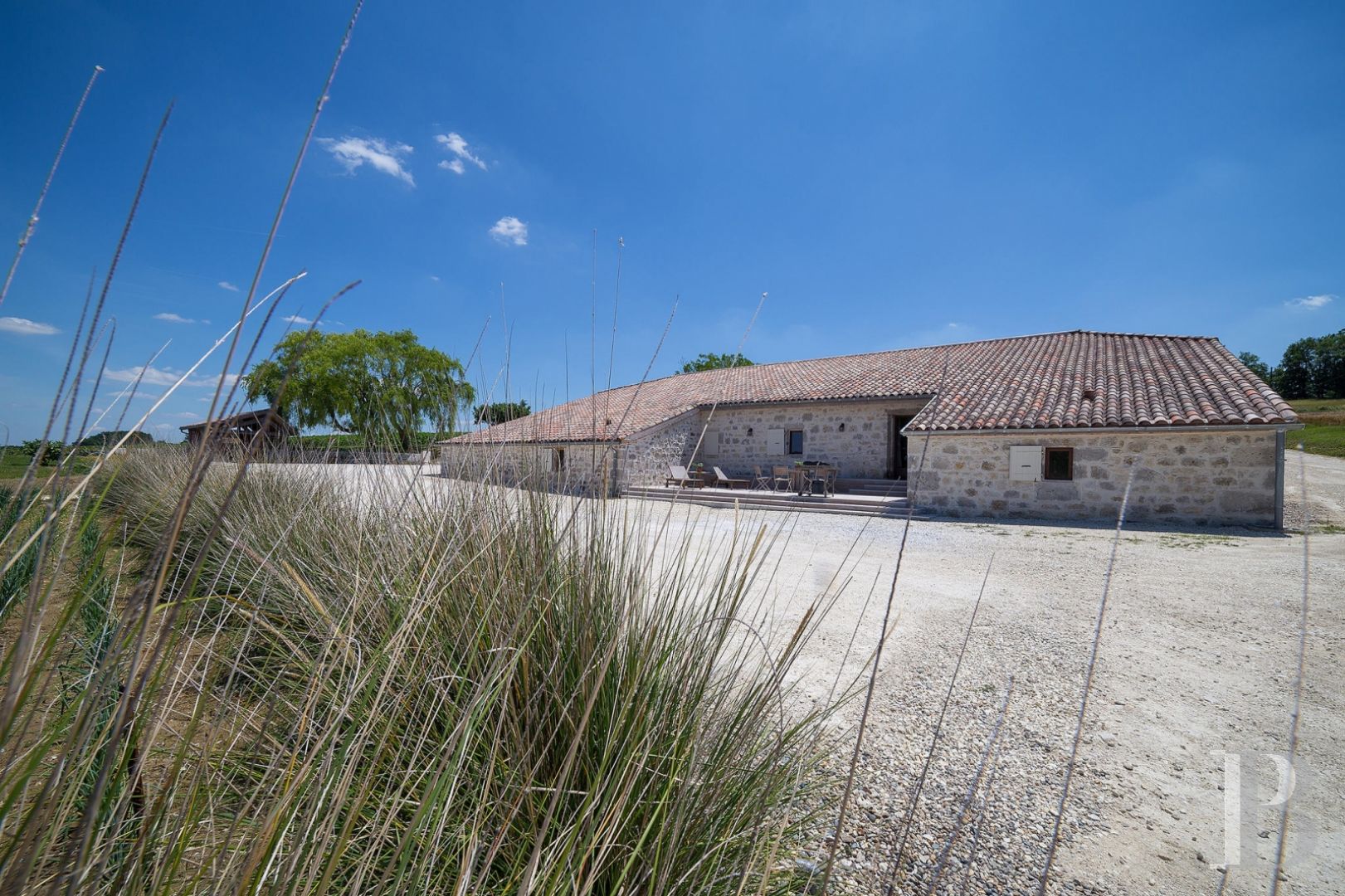 A Romanesque chapel in a hamlet lined with fields and orchards to the north of Agen - photo  n°21