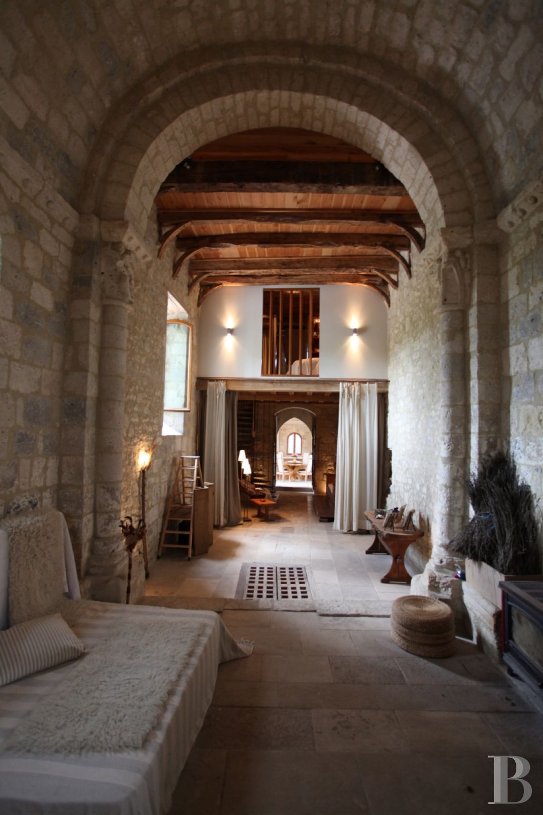 A Romanesque chapel in a hamlet lined with fields and orchards to the north of Agen - photo  n°9