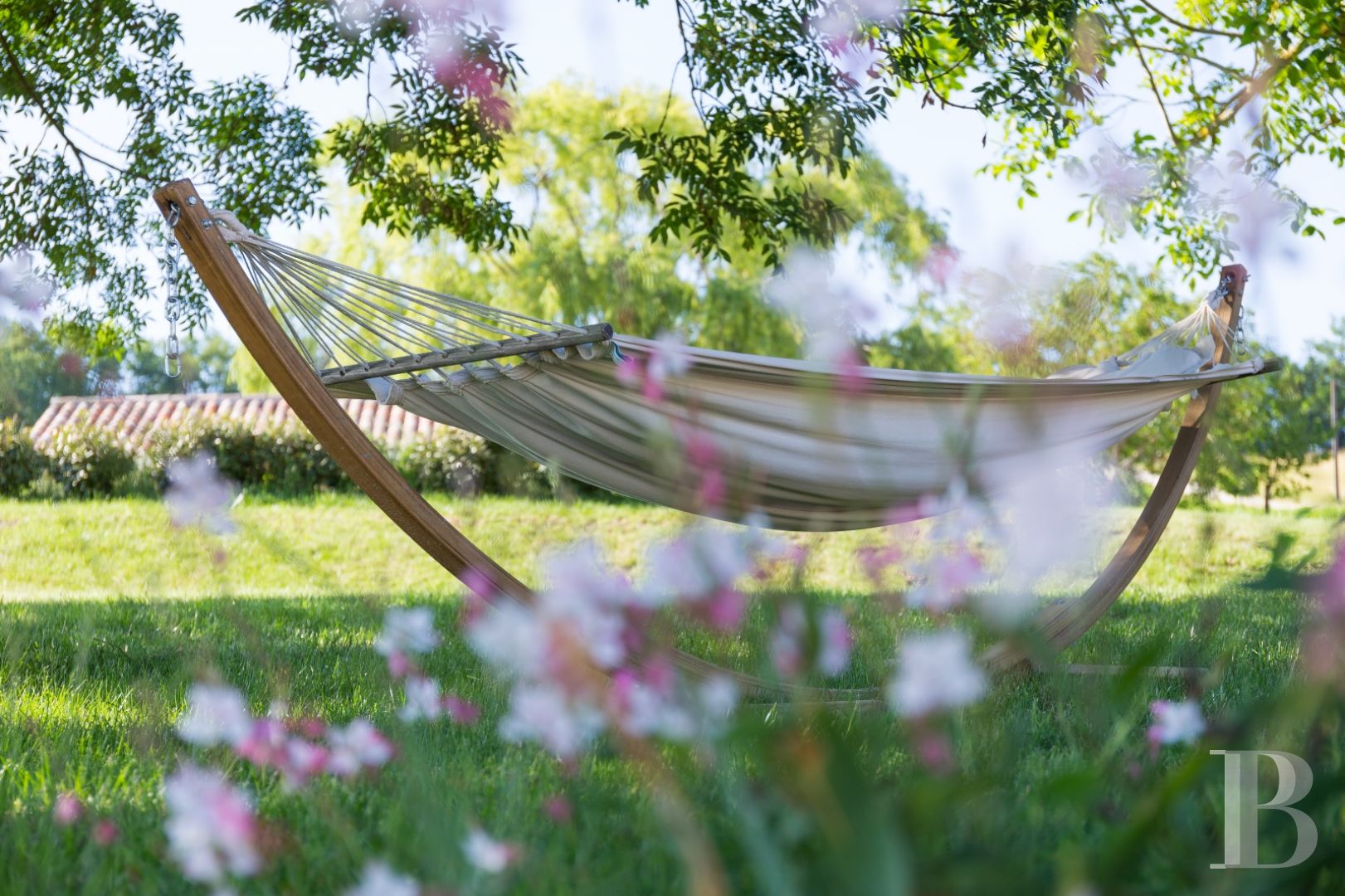 A Romanesque chapel in a hamlet lined with fields and orchards to the north of Agen - photo  n°3