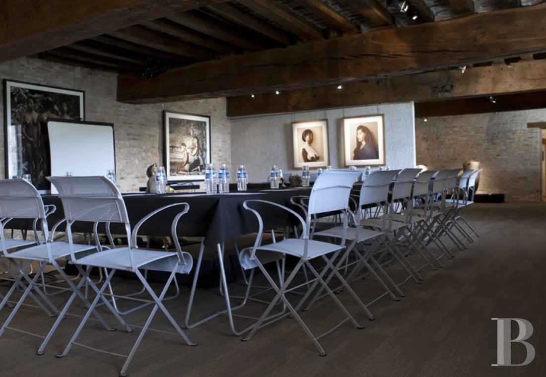 Vast outbuildings with a military past dedicated to contemporary art  in the heart of the Sologne forest - photo  n°7