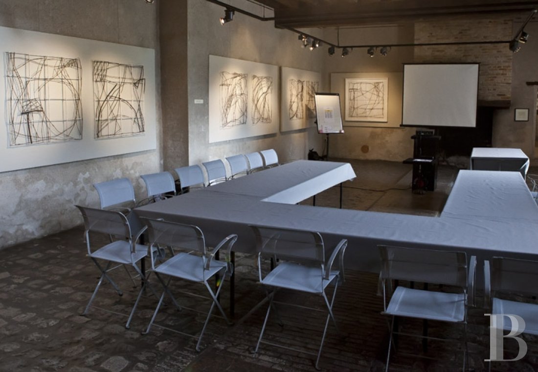 Vast outbuildings with a military past dedicated to contemporary art  in the heart of the Sologne forest - photo  n°8