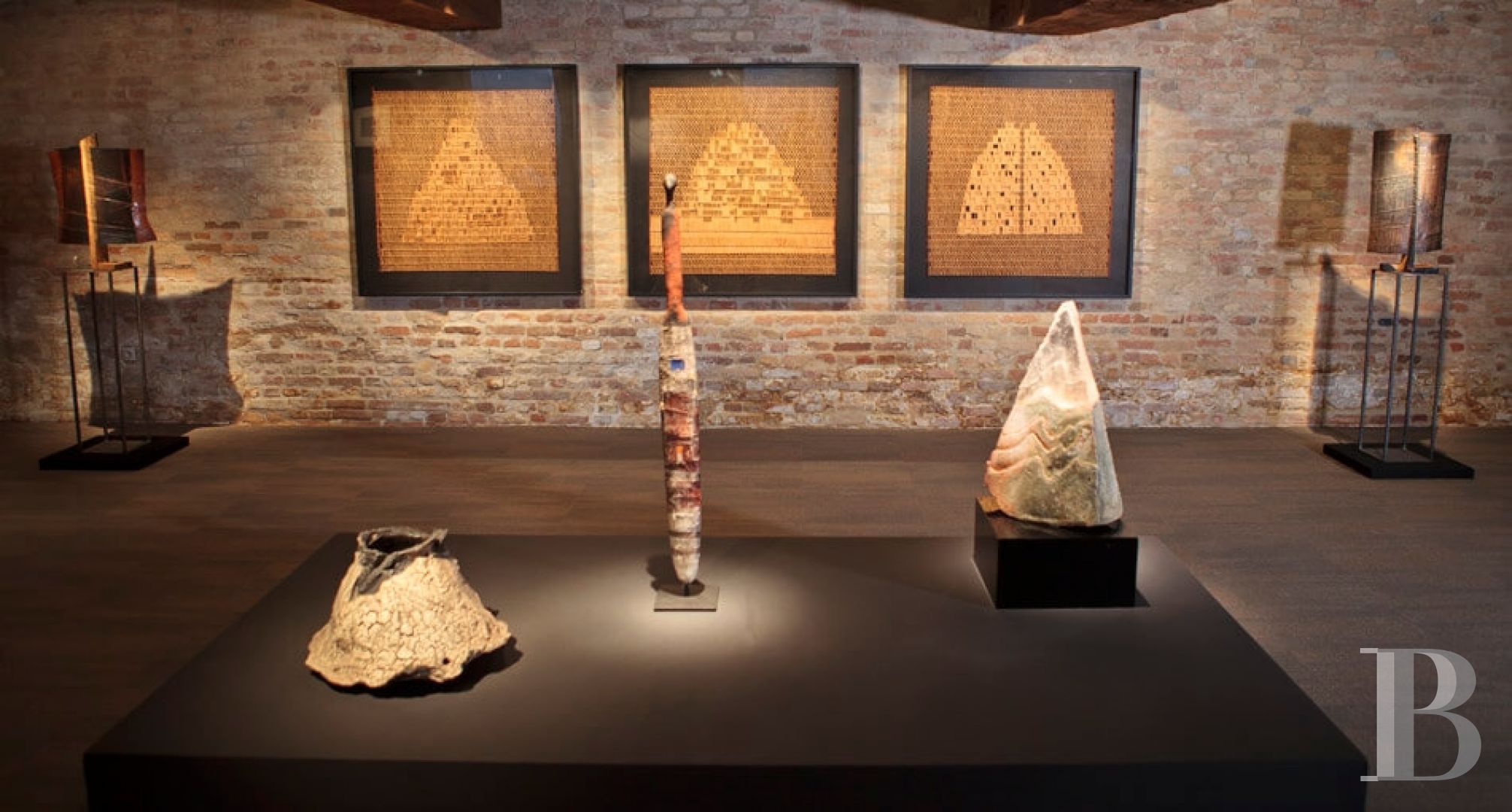 Vast outbuildings with a military past dedicated to contemporary art  in the heart of the Sologne forest - photo  n°13