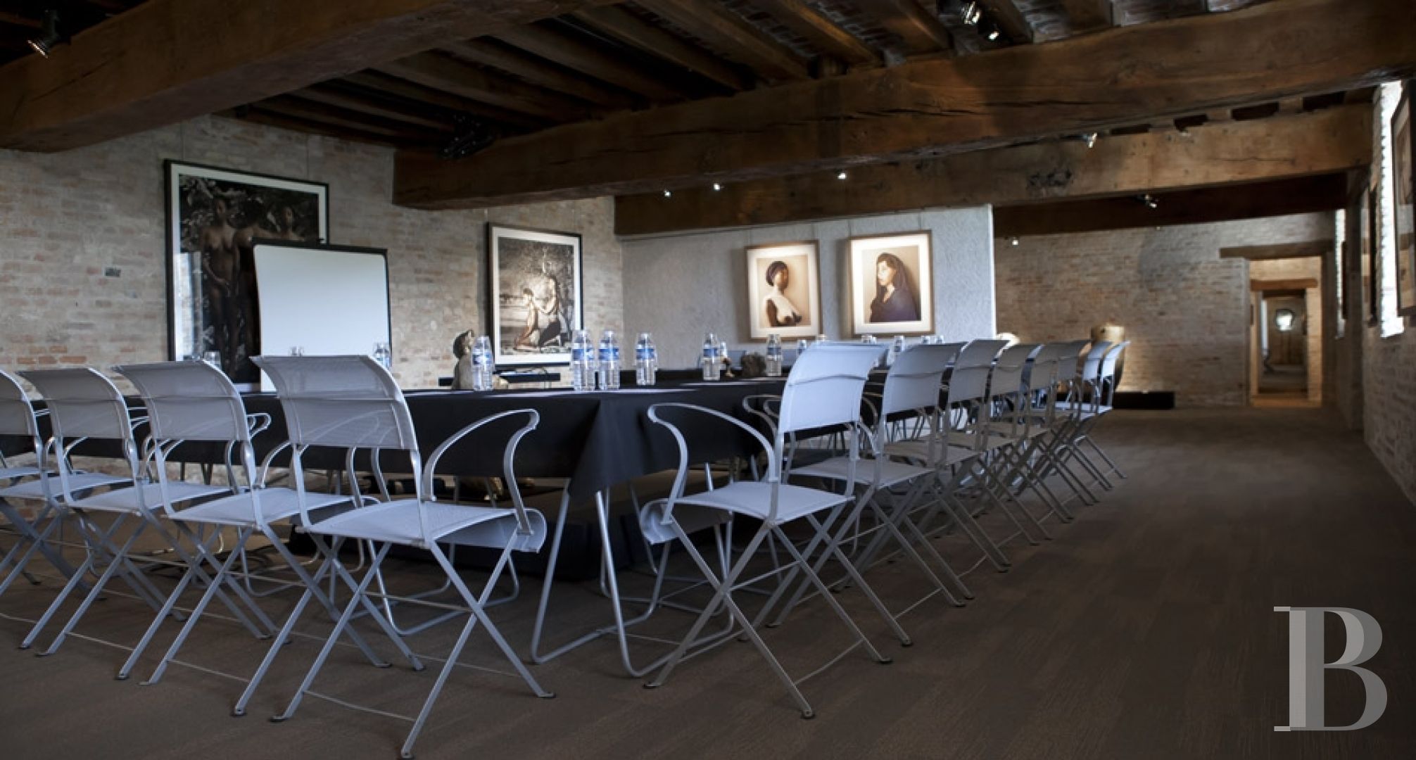 Vast outbuildings with a military past dedicated to contemporary art  in the heart of the Sologne forest - photo  n°7