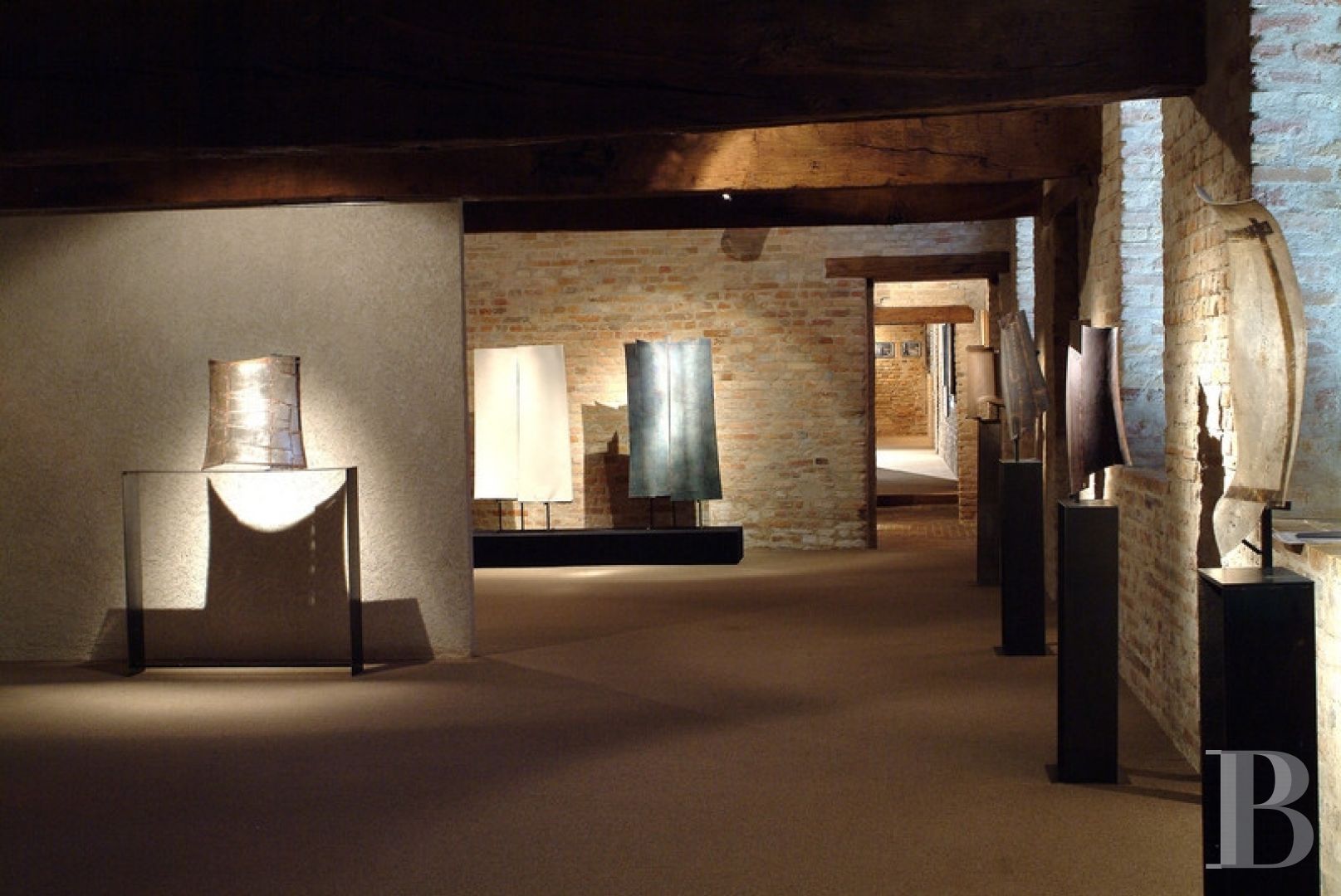 Vast outbuildings with a military past dedicated to contemporary art  in the heart of the Sologne forest - photo  n°14