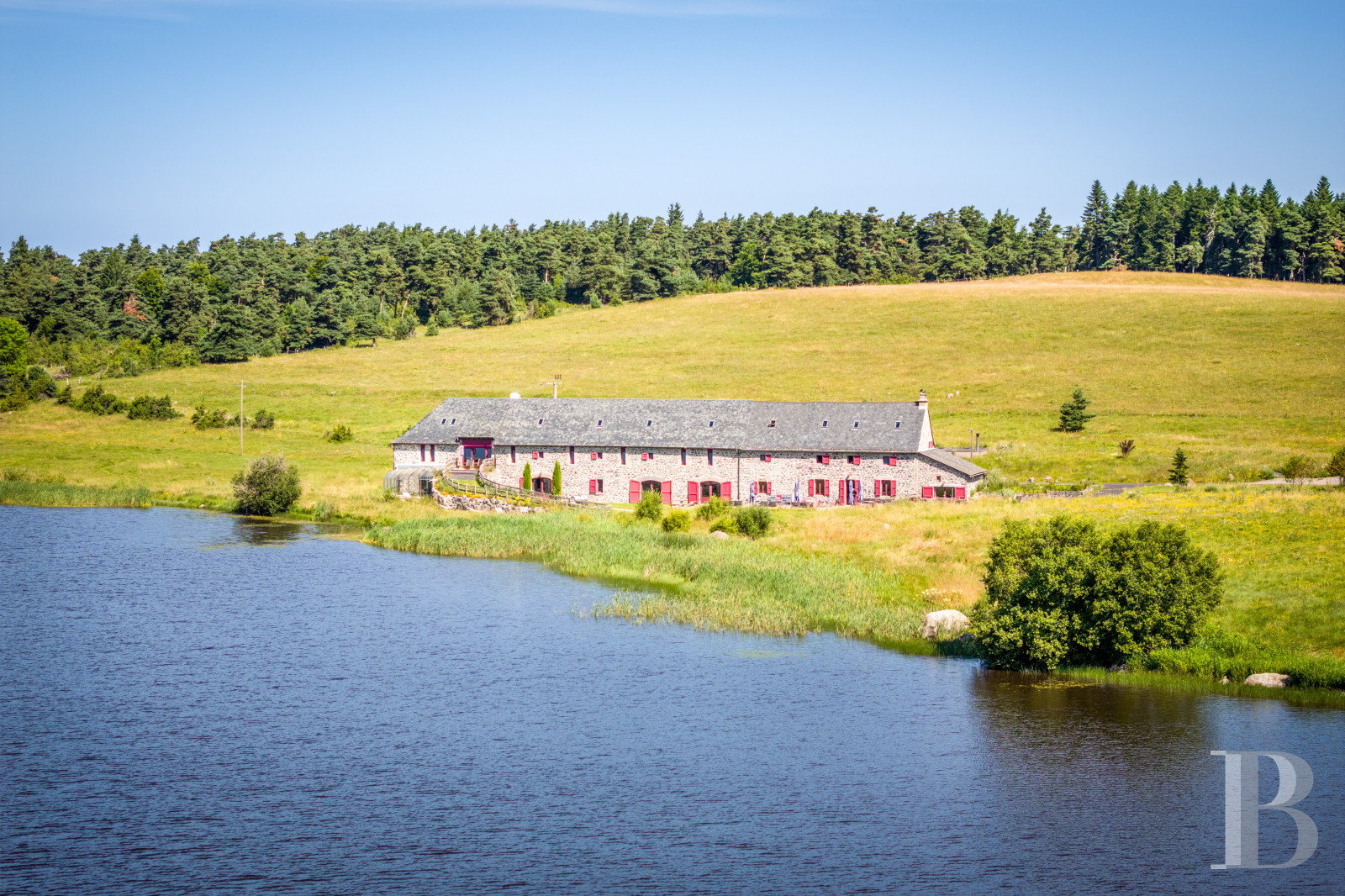 A former farm dedicated to well-being on the Via Averna, to the north of the Aubrac lands - photo  n°1