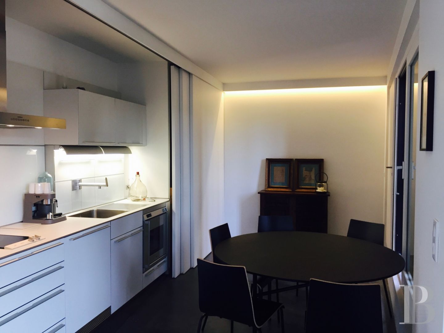 A thousand-year-old tower with a contemporary feel in the heart of Gard, not far from Uzès - photo  n°29