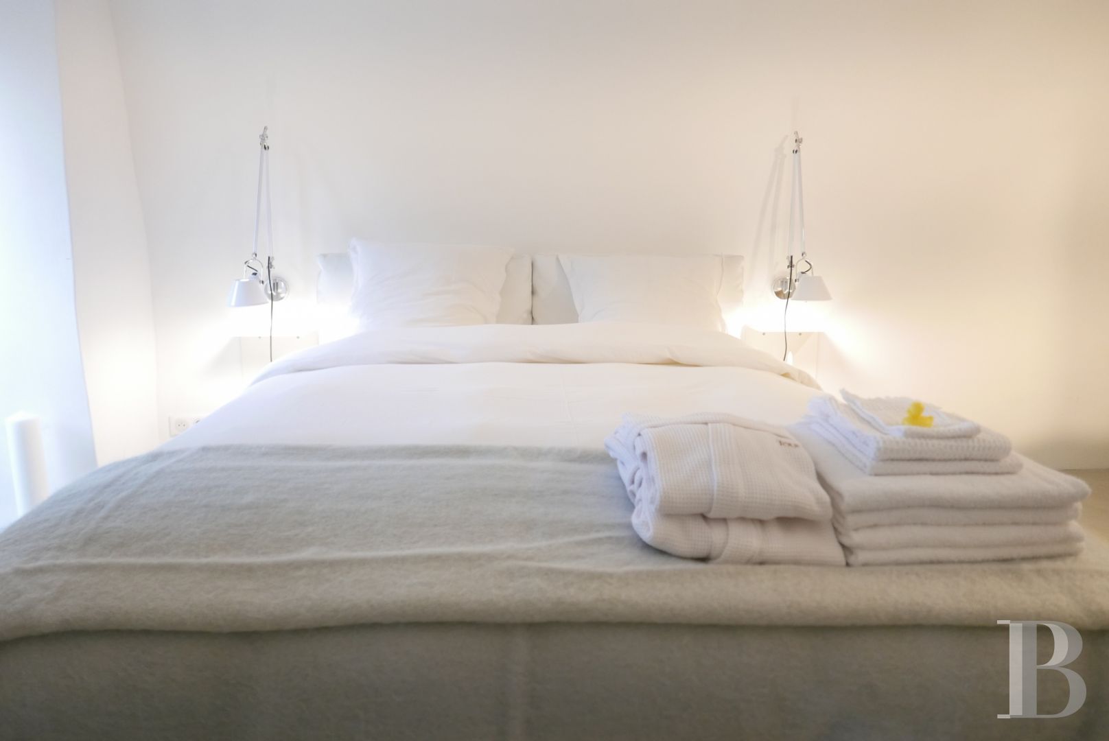 A thousand-year-old tower with a contemporary feel in the heart of Gard, not far from Uzès - photo  n°14