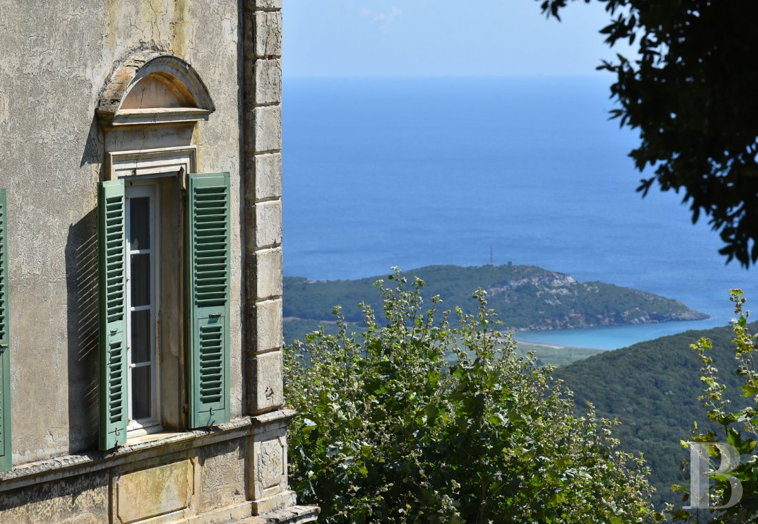 Au nord du Cap Corse, un « palazzu » d’inspiration italienne avec la mer pour horizon - photo  n°3
