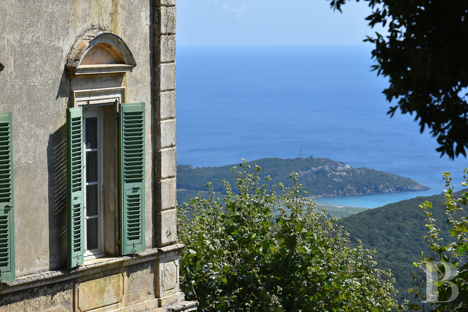 Au nord du Cap Corse, un « palazzu » d’inspiration italienne avec la mer pour horizon - photo  n°3