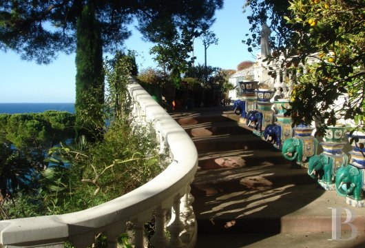 A 19th century villa with a spectacular garden and rockery overlooking the Corniche at the heart of Roucas-Blanc in Marseille - photo  n°4