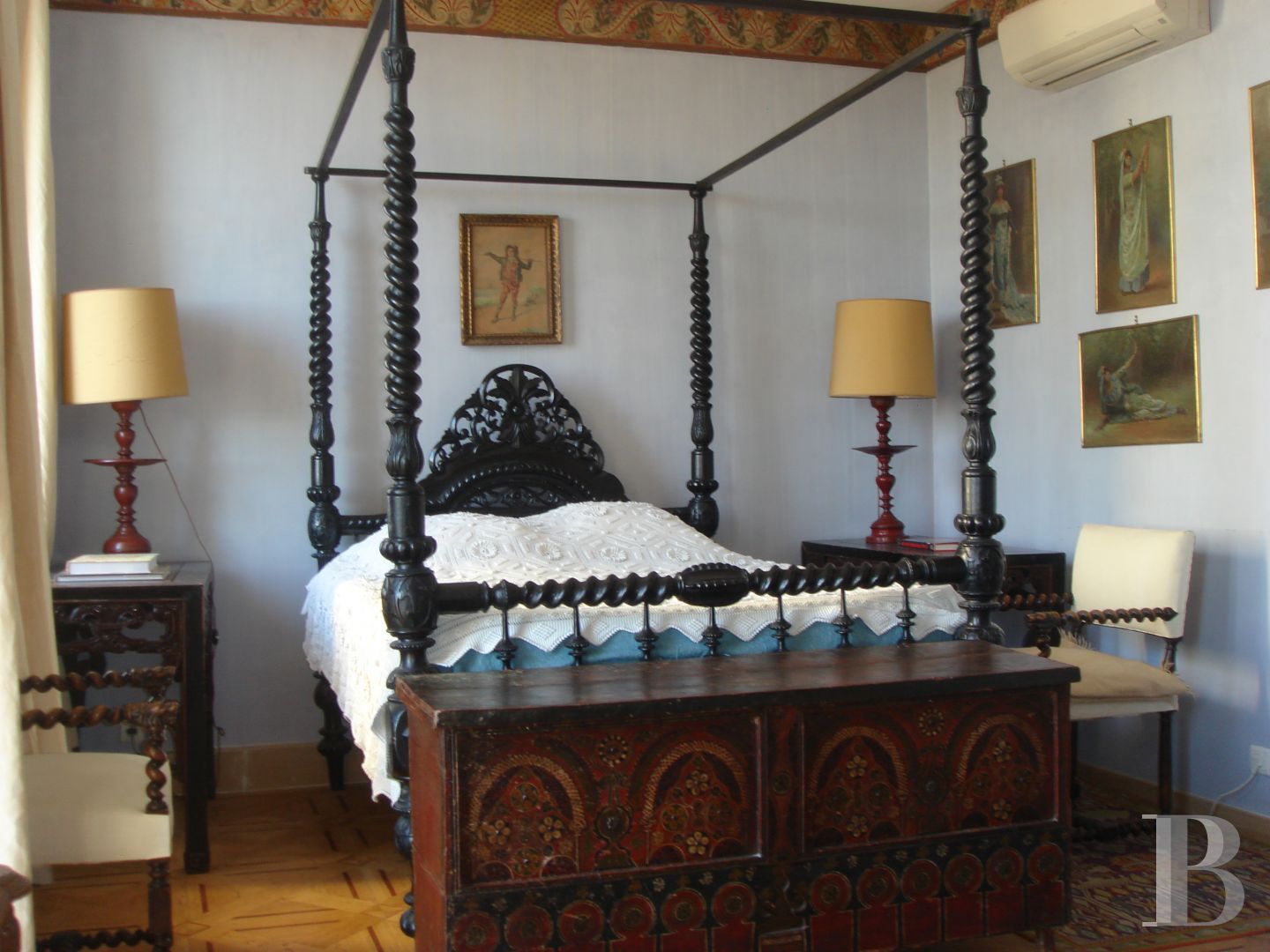 À Marseille, au cœur du Roucas-Blanc, une villa du 19ème siècle et ses spectaculaires jardins et rocailles dominant la corniche - photo  n°17