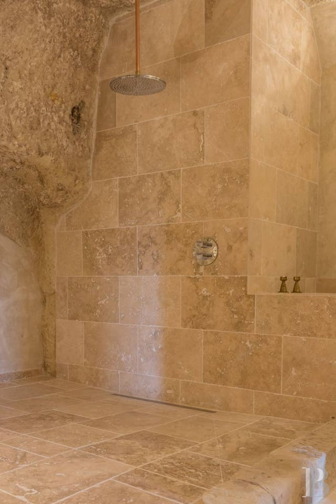 A troglodyte house full of comfort and light in the Val de Loire across from Amboise  - photo  n°12