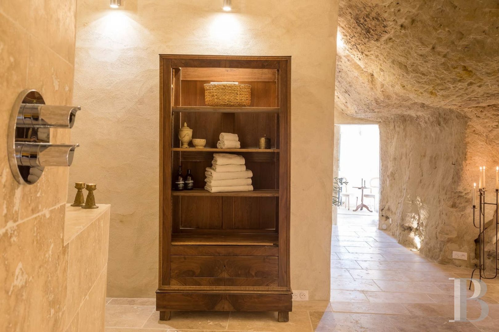 A troglodyte house full of comfort and light in the Val de Loire across from Amboise  - photo  n°10