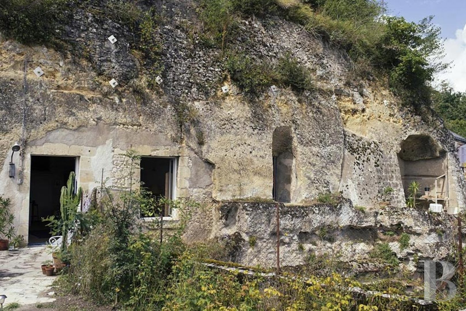 A troglodyte house full of comfort and light in the Val de Loire across from Amboise  - photo  n°36