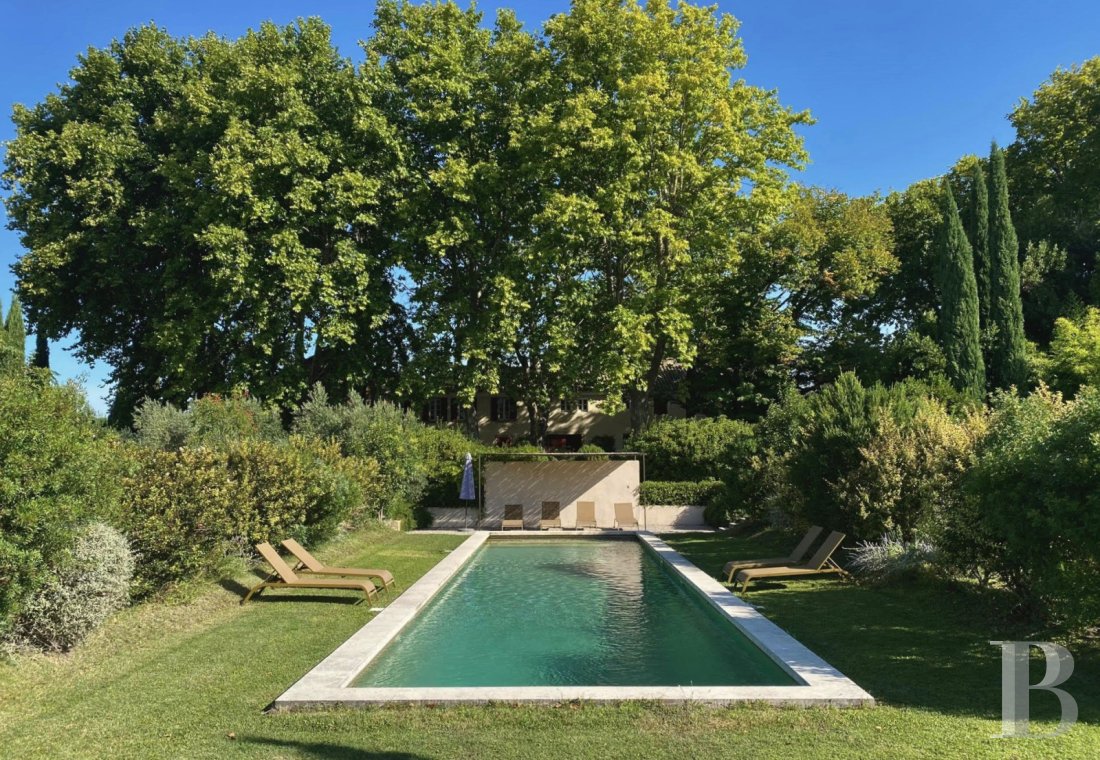 Dans le Vaucluse, au sud-est de Cairanne, une maison dédiée à la villégiature au cœur d’un domaine viticole  - photo  n°15