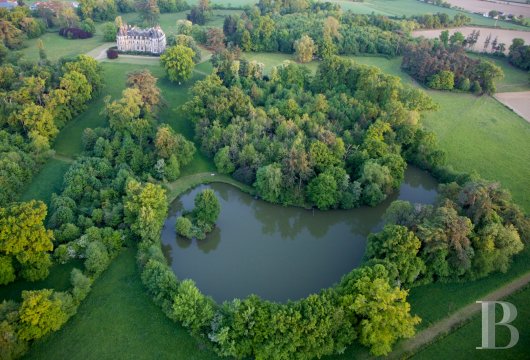 A family chateau surrounded by land between Angers and Cholet - photo  n°2