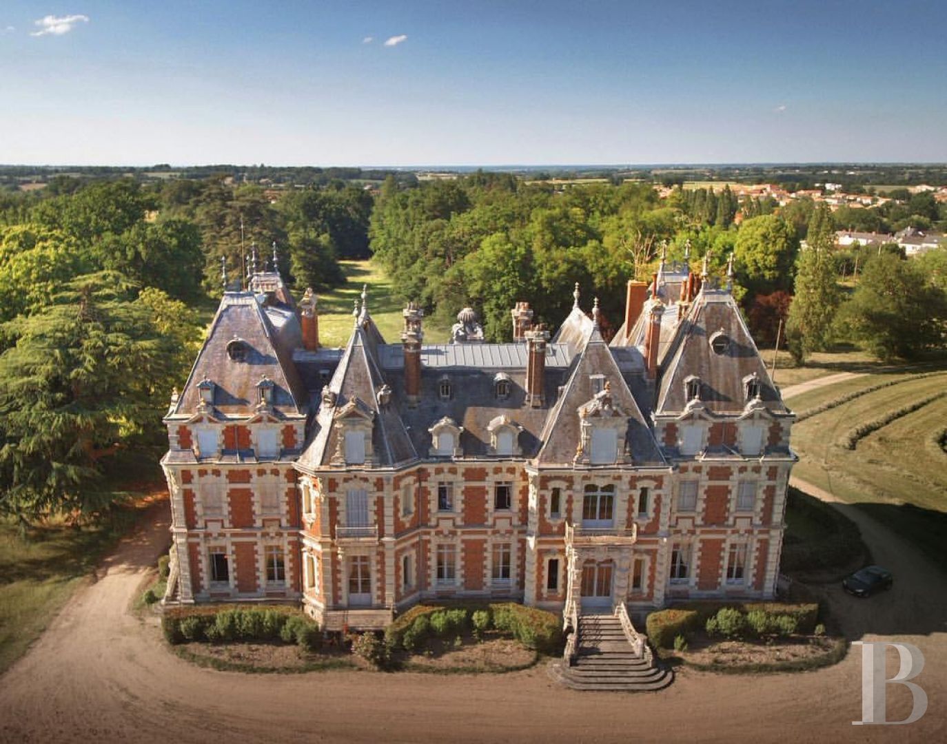 Entre Angers et Cholet, un château de famille entouré de ses terres - photo  n°23