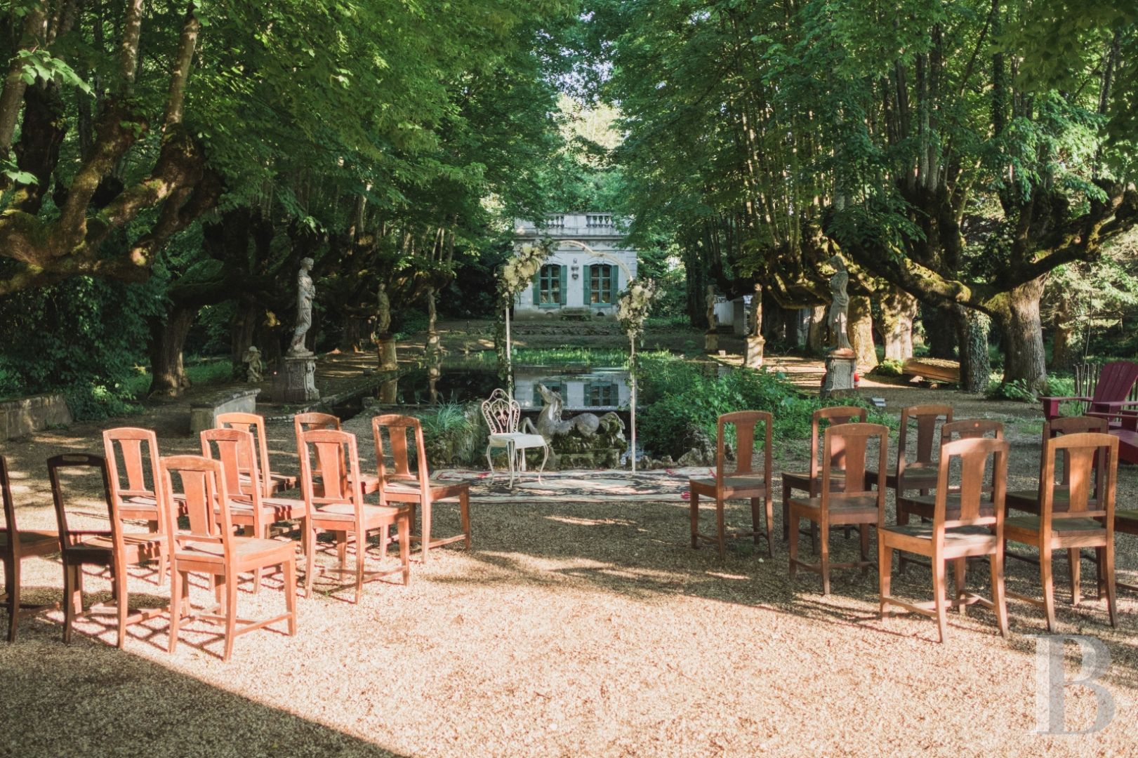 An 18th century estate open for holidays on the banks of the Yonne, to the south of Auxerre - photo  n°2