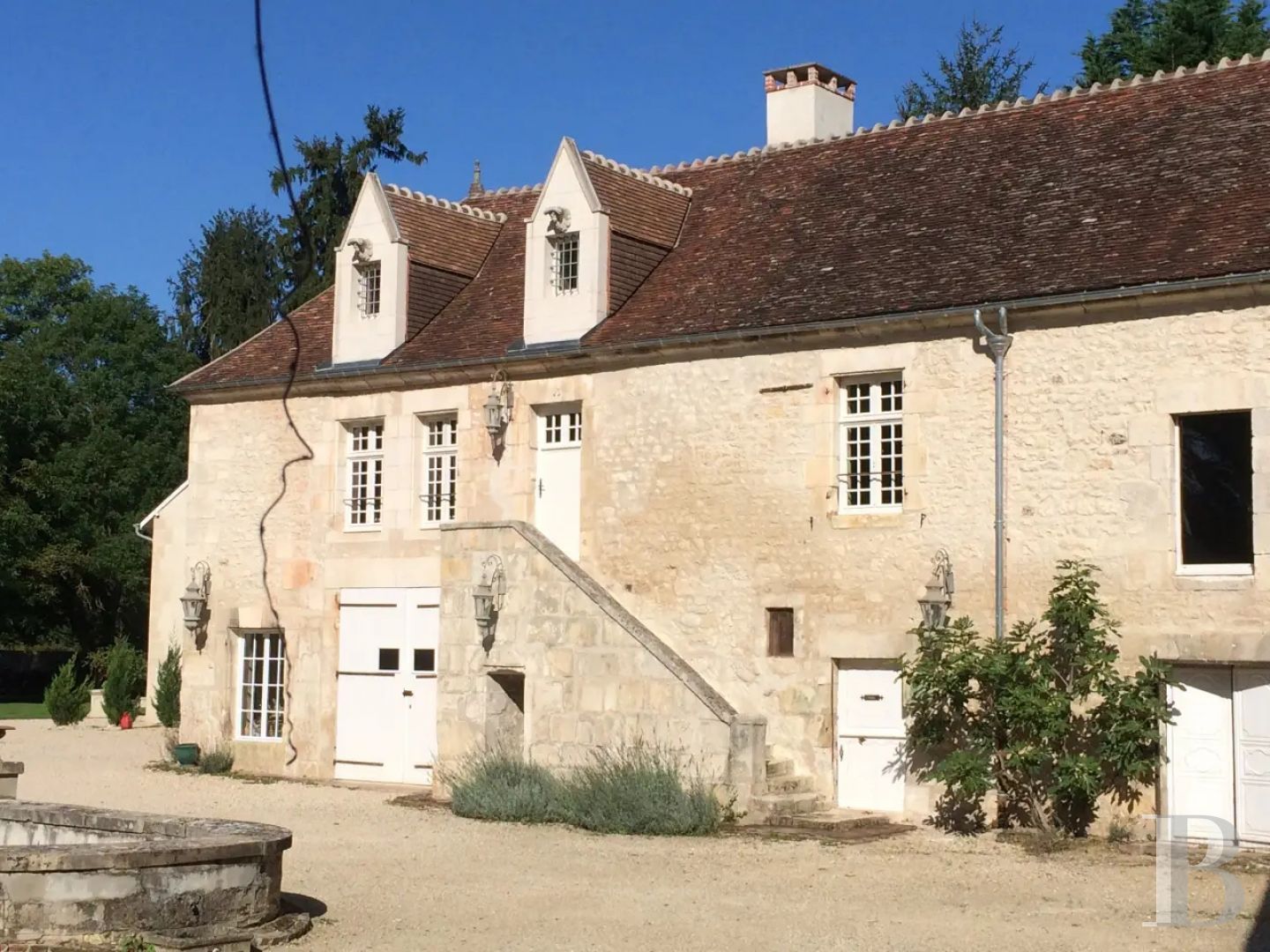 Au sud d’Auxerre, au bord de l’Yonne, un domaine du 18e s.  ouvert à toutes les villégiatures - photo  n°34
