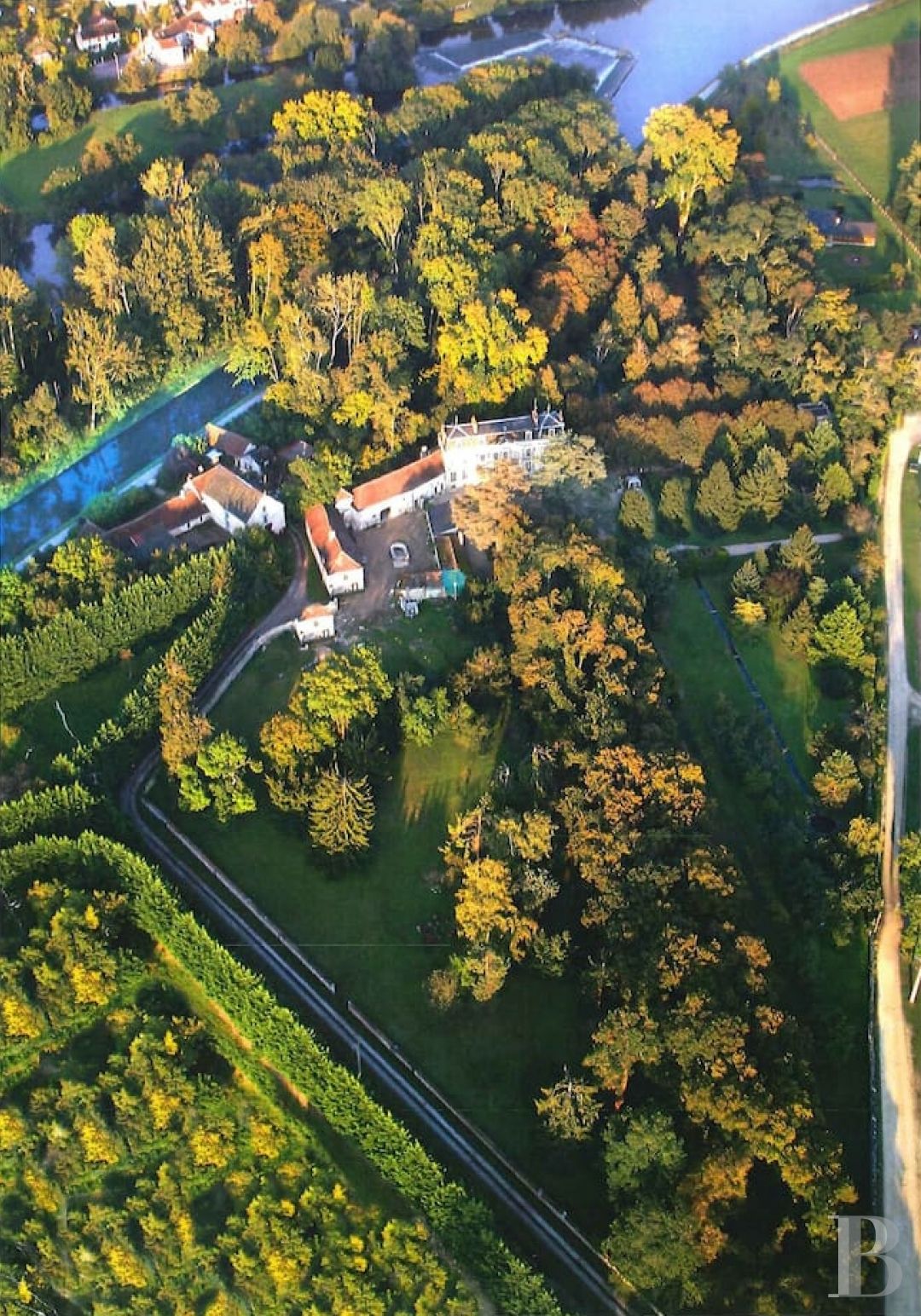 Au sud d’Auxerre, au bord de l’Yonne, un domaine du 18e s.  ouvert à toutes les villégiatures - photo  n°32
