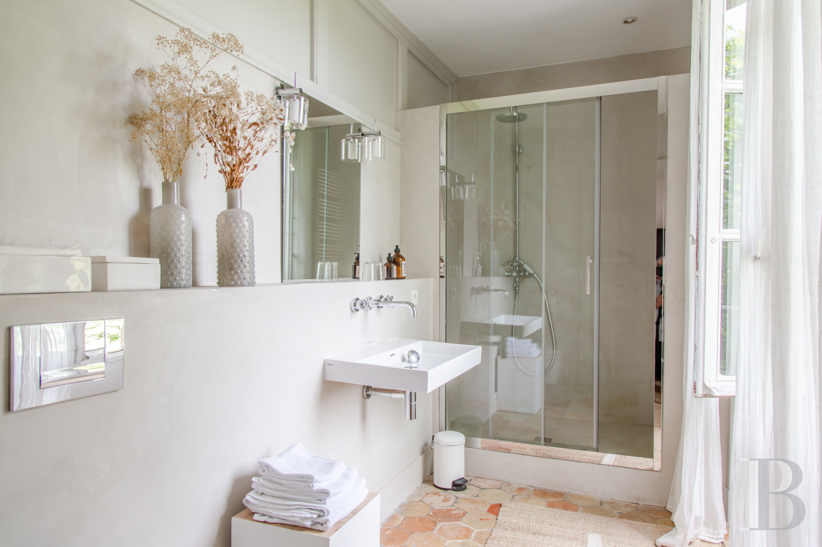 A classic and elegant house for relaxing weekends, family gatherings and important meetings just 50 kilometres from Paris  - photo  n°28