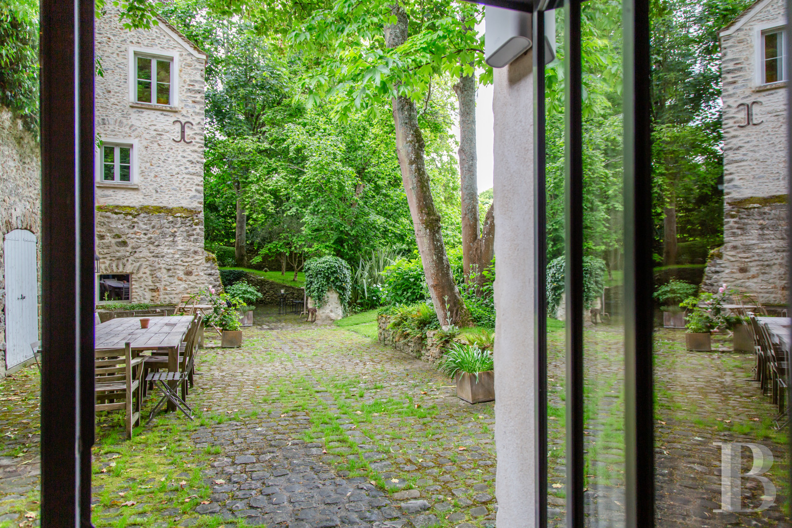 A classic and elegant house for relaxing weekends, family gatherings and important meetings just 50 kilometres from Paris  - photo  n°40