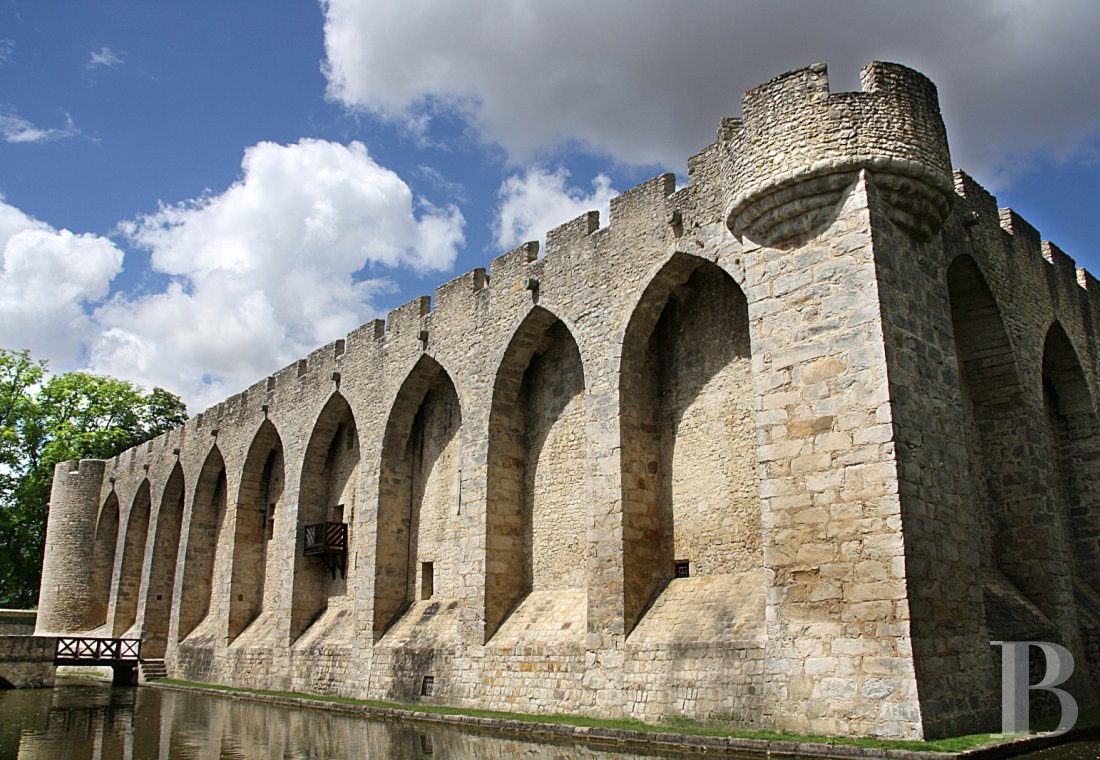A medieval fortress transformed into a fairy tale castle  in Essonne, less than an hour from Paris - photo  n°4