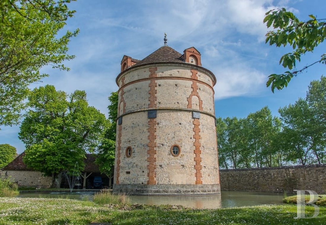 A medieval fortress transformed into a fairy tale castle  in Essonne, less than an hour from Paris - photo  n°10