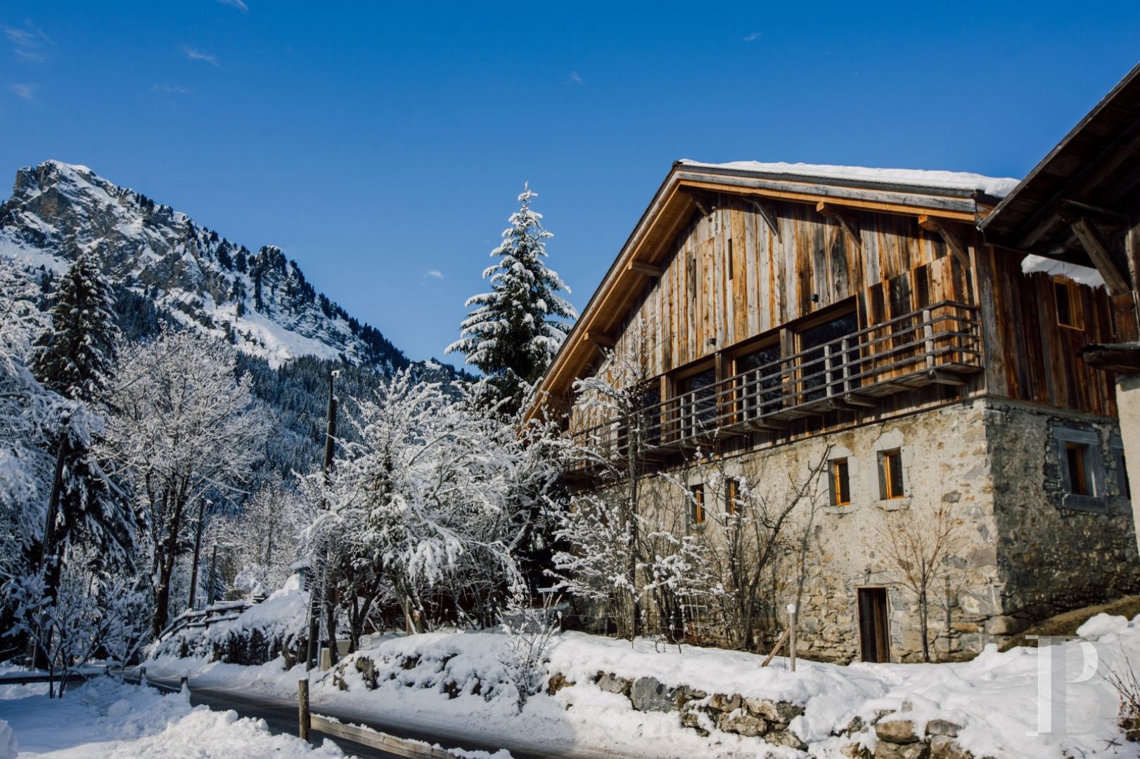Dans la vallée de la Manche, à proximité de Morzine,  une ferme-chalet du 18e siècle pour une grande famille ou de nombreux amis - photo  n°7