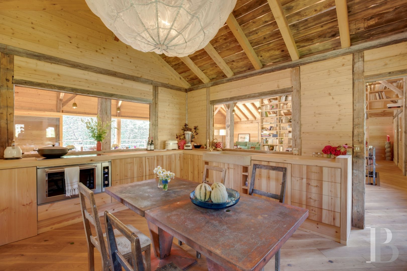 Dans la vallée de la Manche, à proximité de Morzine,  une ferme-chalet du 18e siècle pour une grande famille ou de nombreux amis - photo  n°3