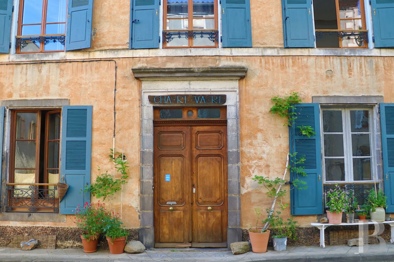 A village house overlooking the Gorges de l'Allier in Haute-Loire - photo  n°1