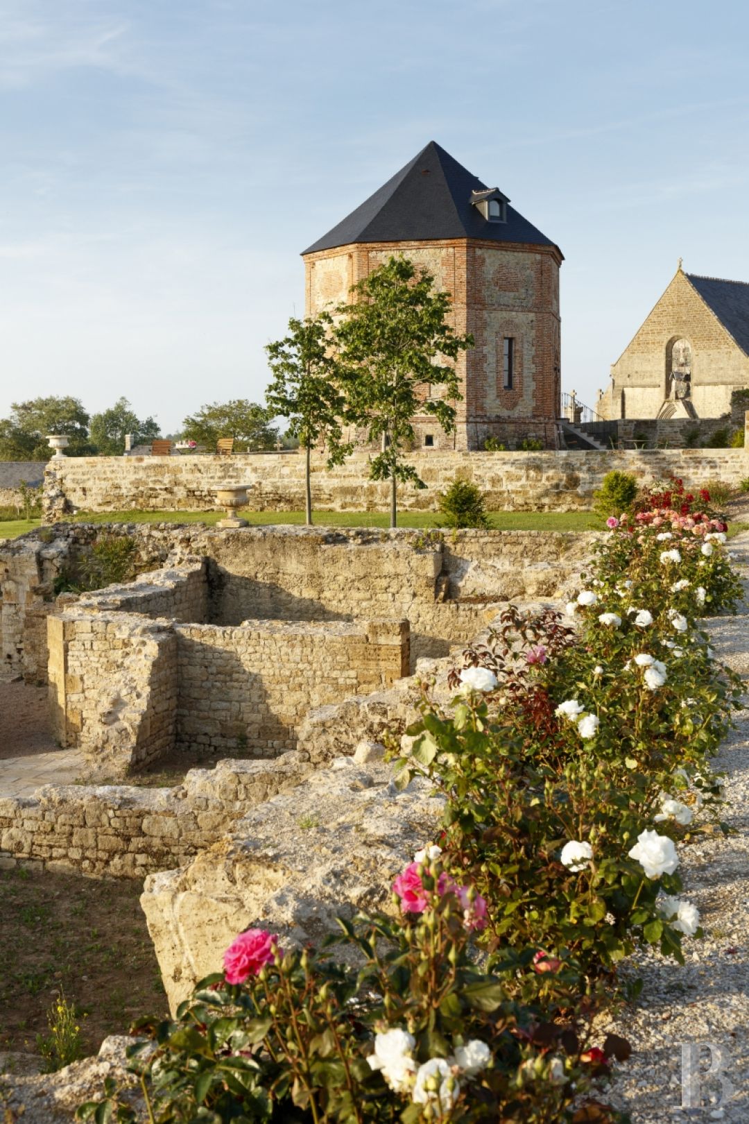An old 17th century estate near the landing beaches in Cotentin, between Saint-Lô and Cherbourg - photo  n°4