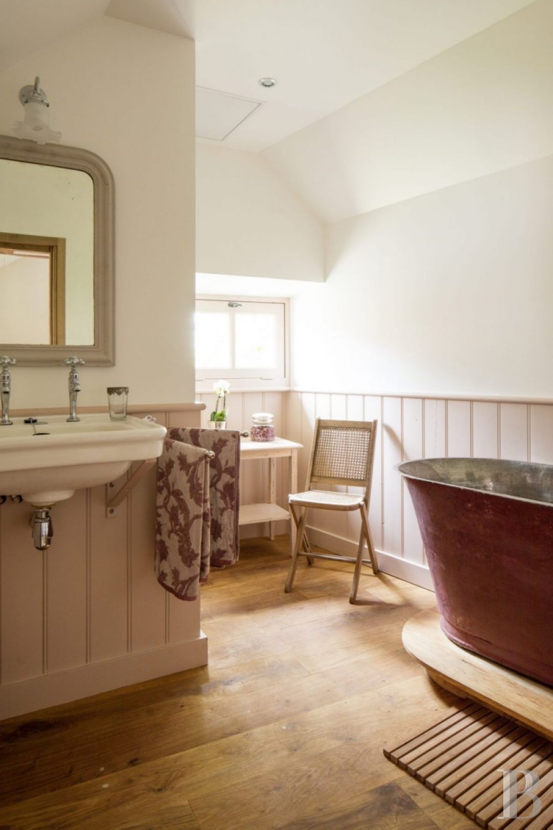 A chateau's former outbuildings transformed into guesthouses  in Courances and the province of Gâtinais - photo  n°23