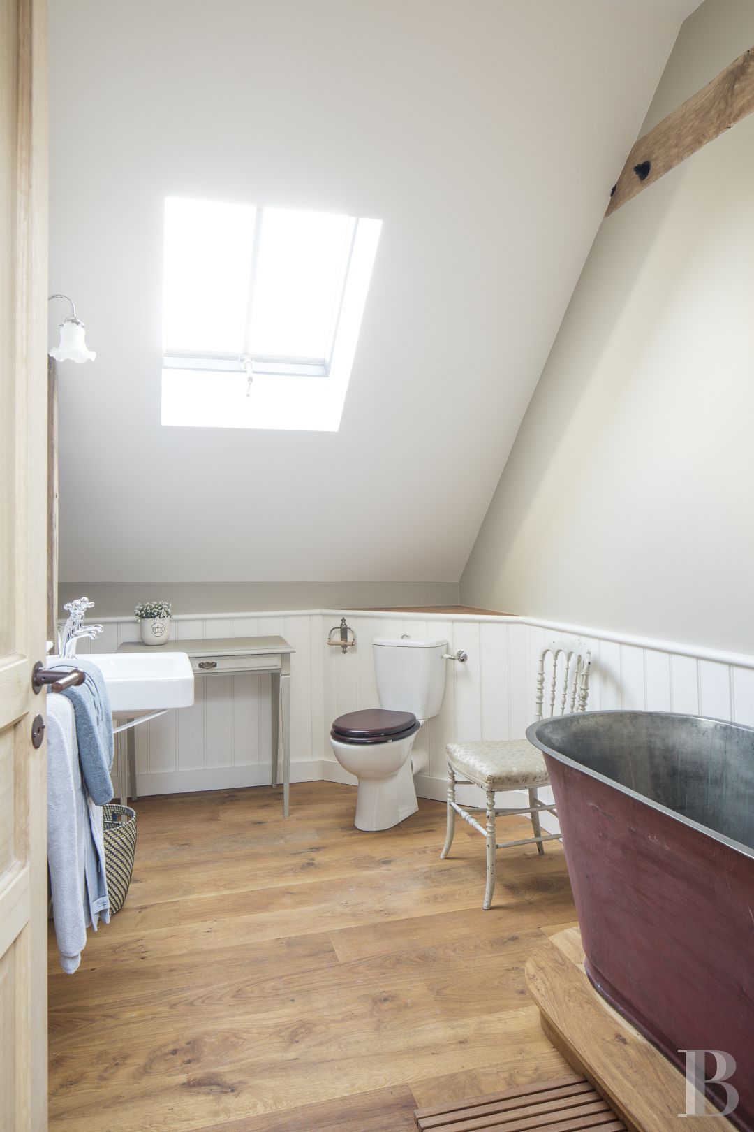 A chateau's former outbuildings transformed into guesthouses  in Courances and the province of Gâtinais - photo  n°15