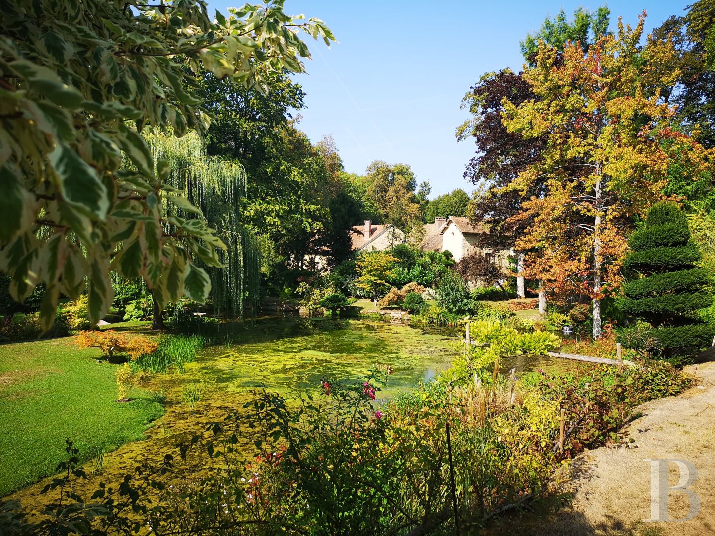 A chateau's former outbuildings transformed into guesthouses  in Courances and the province of Gâtinais - photo  n°7