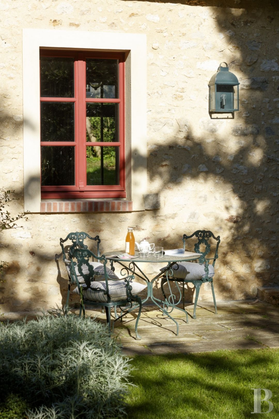 A chateau's former outbuildings transformed into guesthouses  in Courances and the province of Gâtinais - photo  n°3