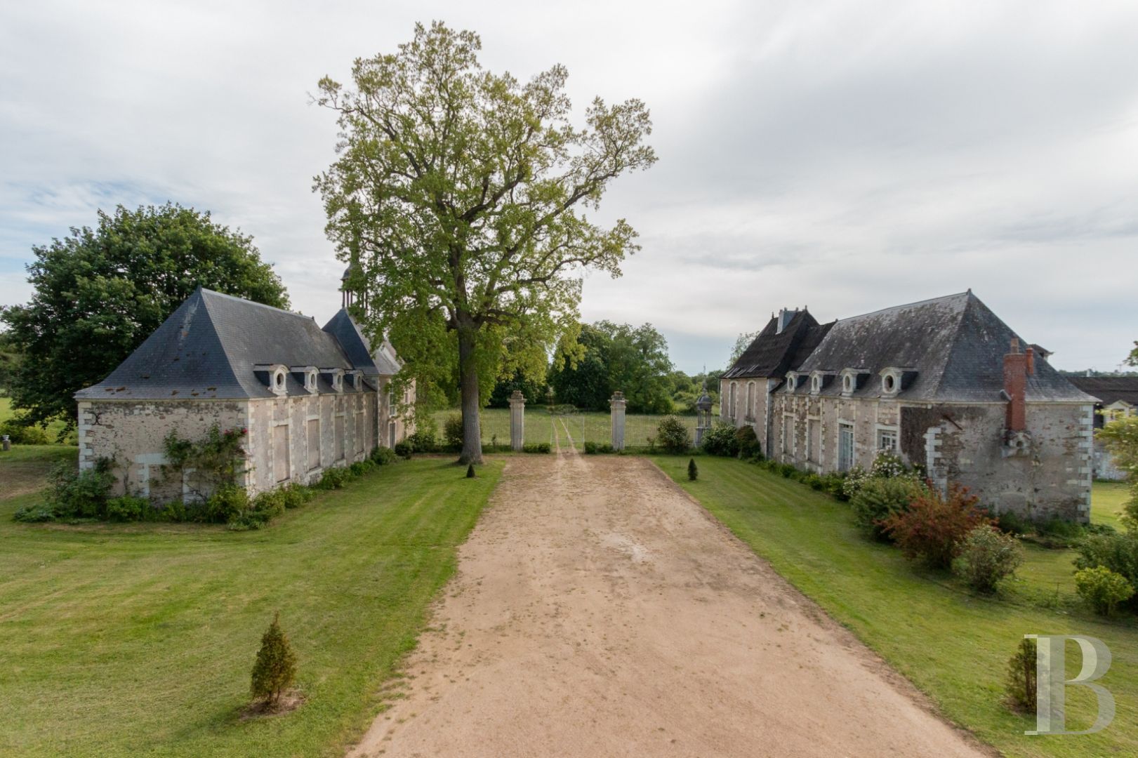 Au milieu de la campagne angevine, un château et son parc inscrits dans les siècles  - photo  n°4