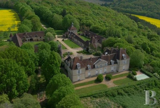 A 17th century chateau open to all arts and cultures in Yonne, Burgundy - photo  n°3