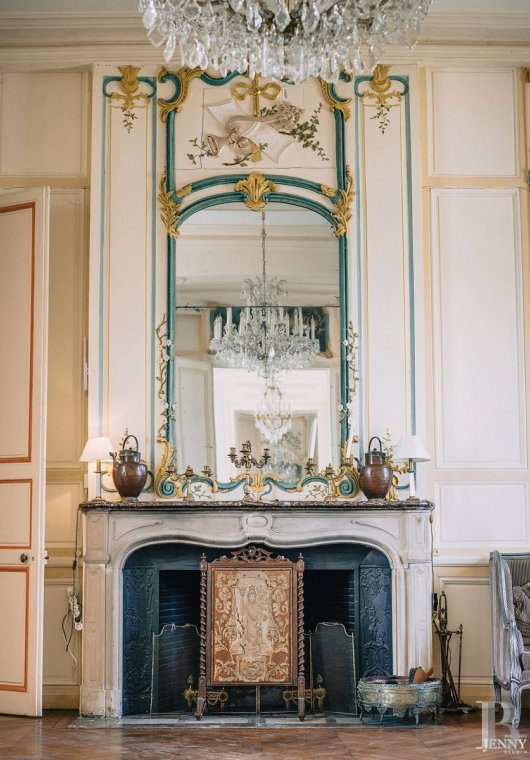 A 17th century chateau open to all arts and cultures in Yonne, Burgundy - photo  n°8