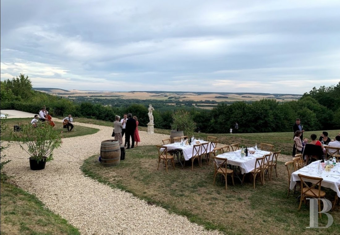En Bourgogne, dans l’Yonne, un château du 17e siècle ouvert à tous les arts et toutes les cultures - photo  n°5