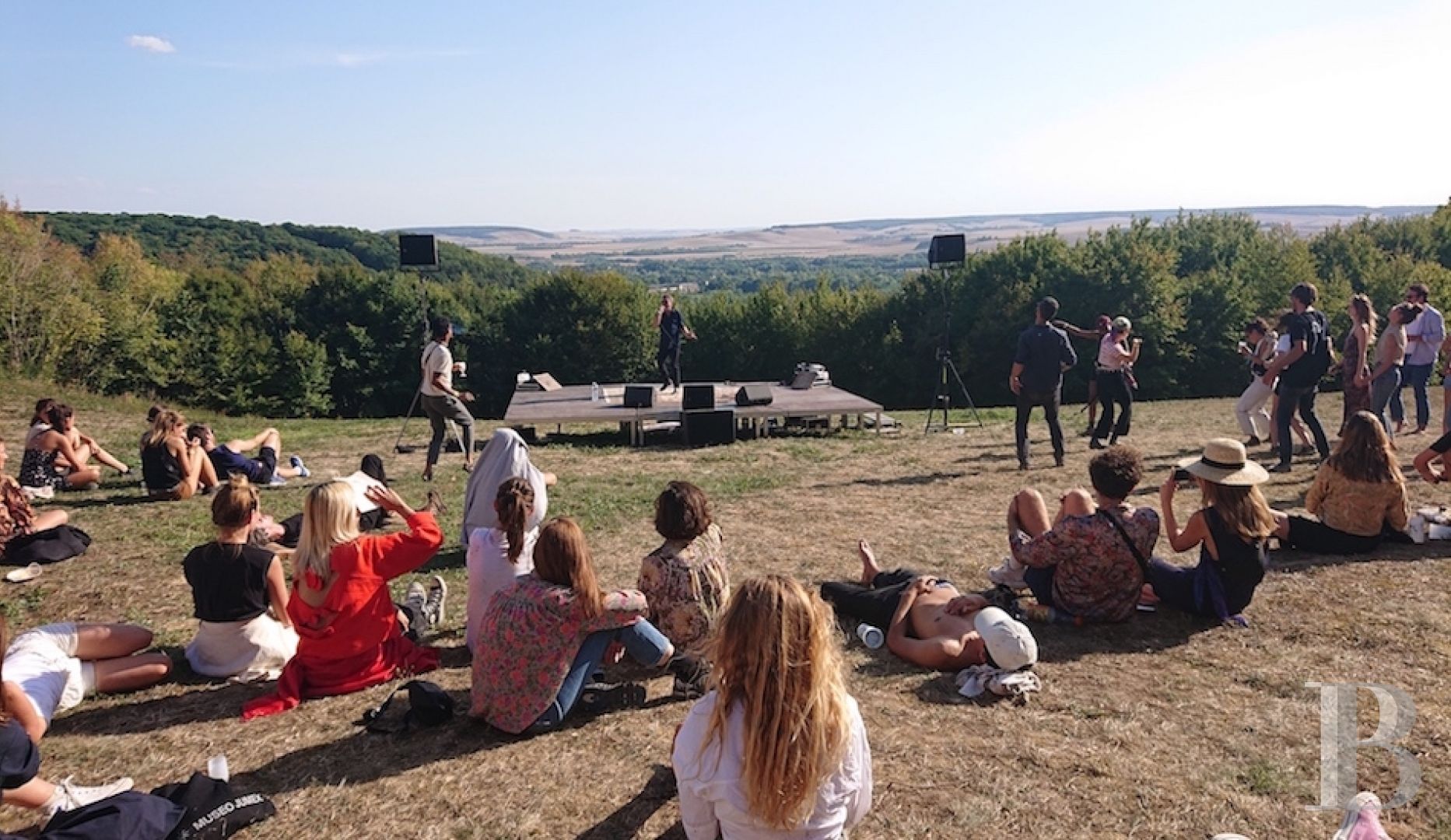 A 17th century chateau open to all arts and cultures in Yonne, Burgundy - photo  n°6