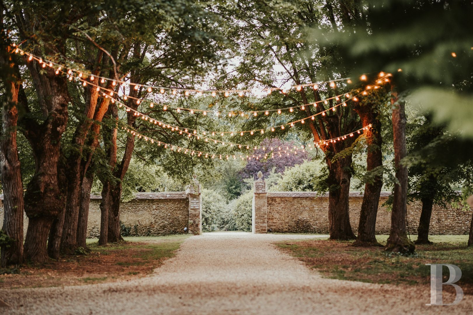A 17th century chateau open to all arts and cultures in Yonne, Burgundy - photo  n°4