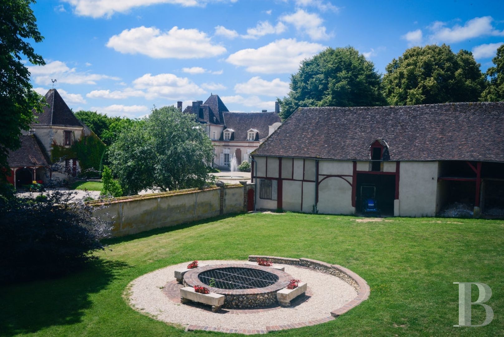 A 17th century chateau open to all arts and cultures in Yonne, Burgundy - photo  n°15