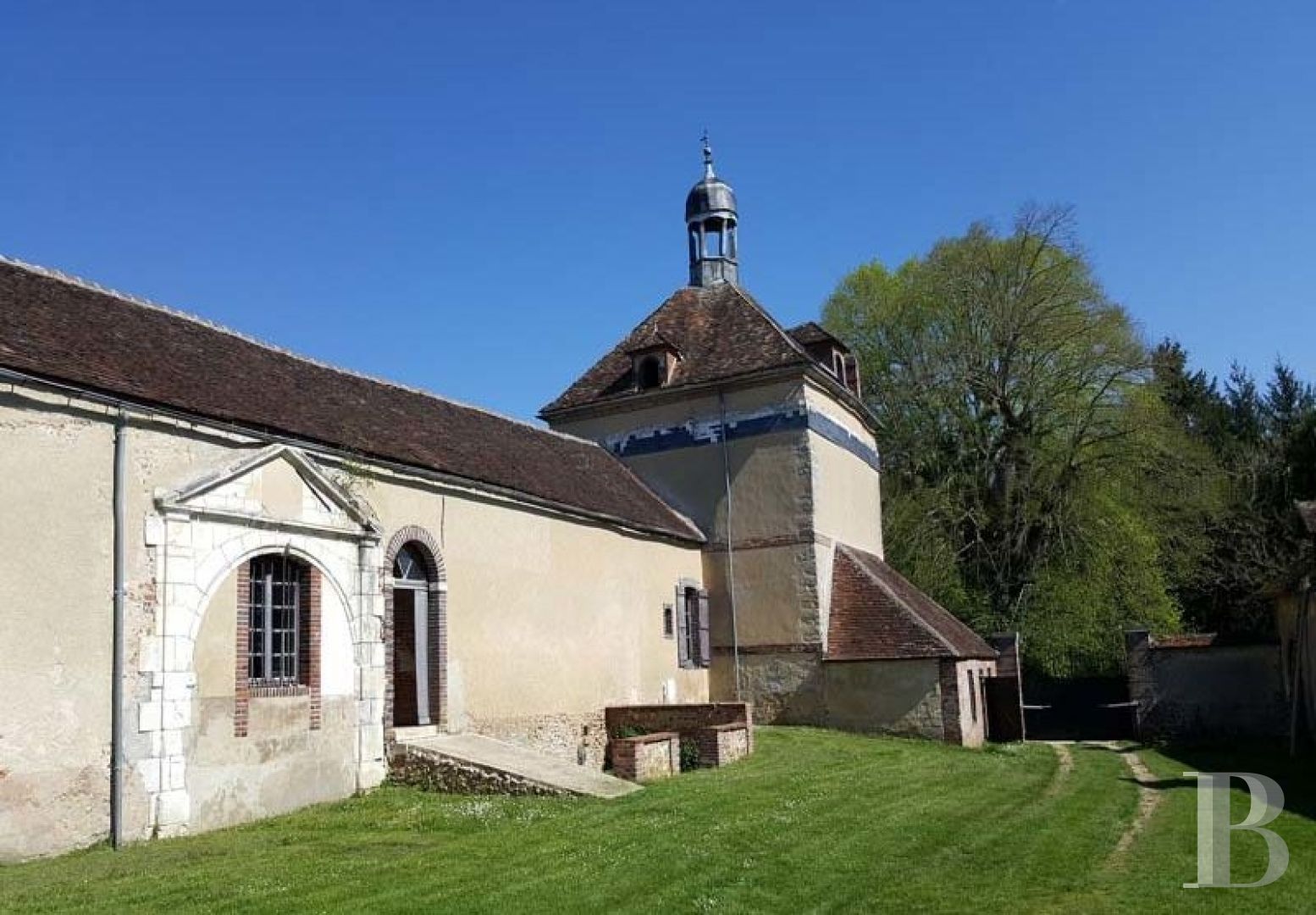 A 17th century chateau open to all arts and cultures in Yonne, Burgundy - photo  n°14