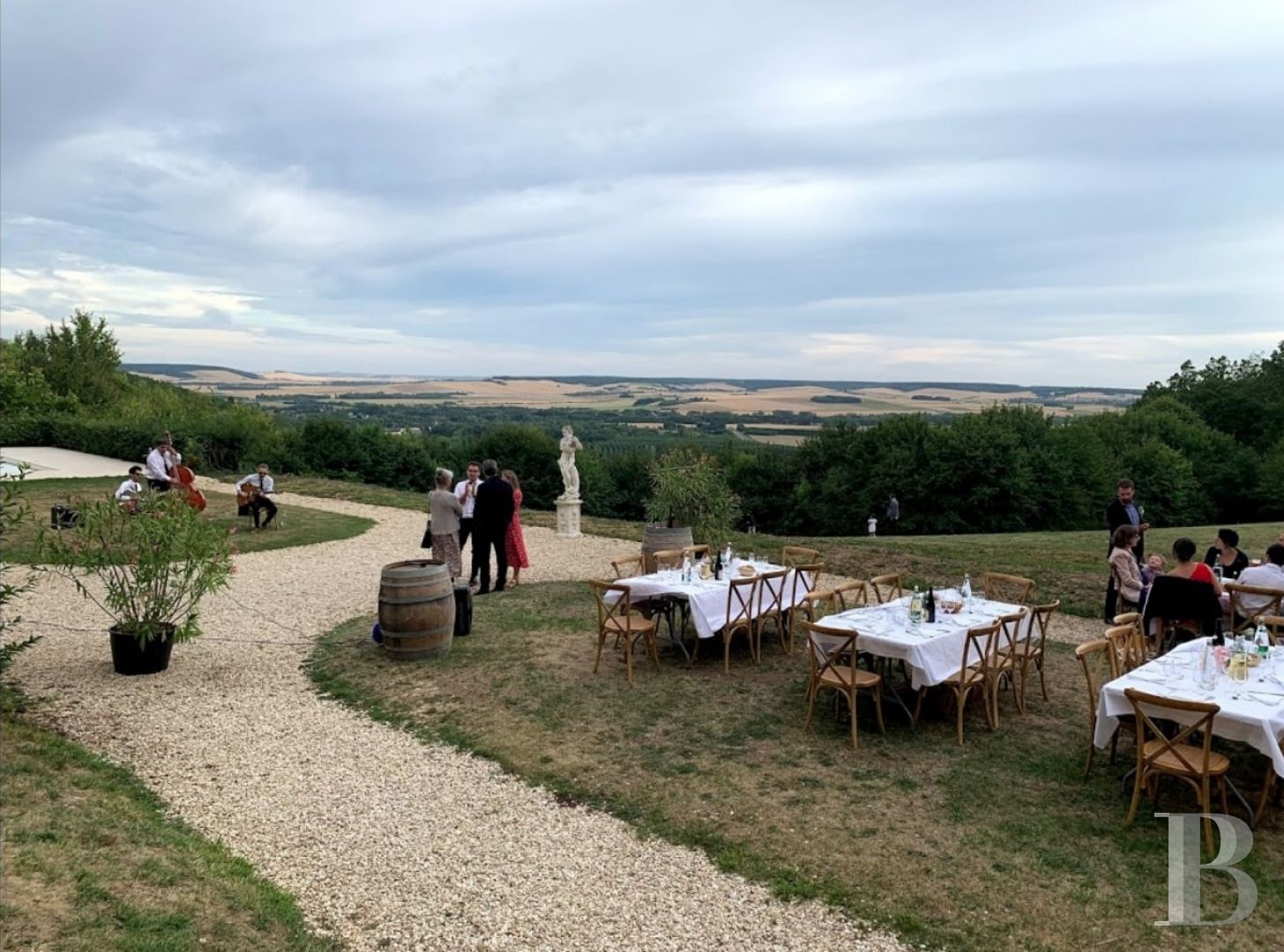 A 17th century chateau open to all arts and cultures in Yonne, Burgundy - photo  n°5